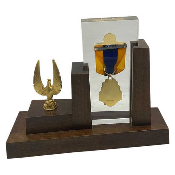 1970 Indiana State Rifle and Pistol Assn Shooting Award Trophy Display - Picture 8 of 14